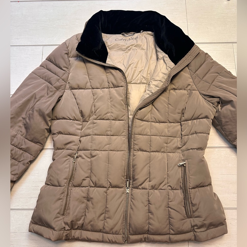 Calvin Klein Women's Beige Puffer Jacket